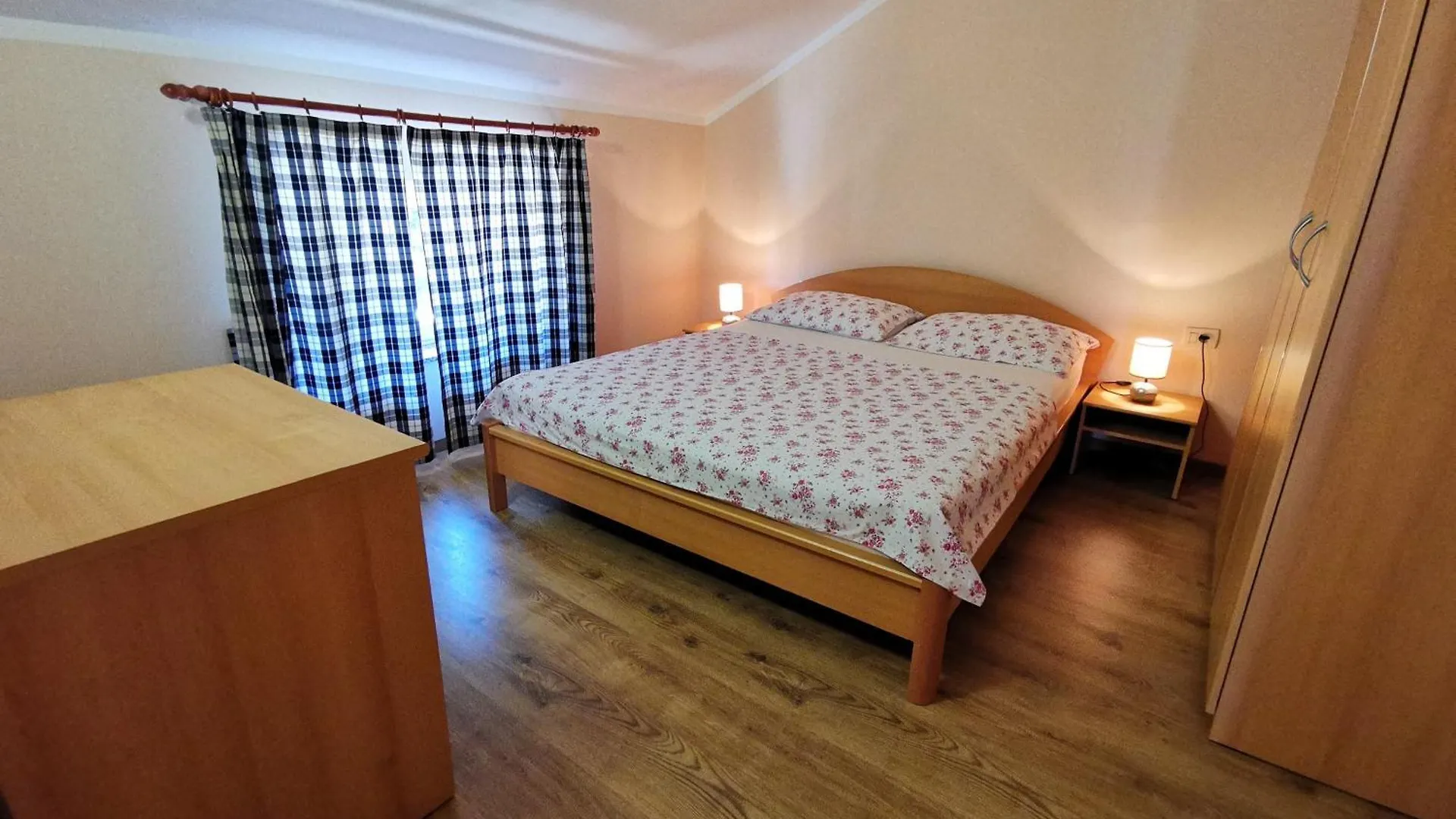 Apartments With A Parking Space Crikvenica - 22516